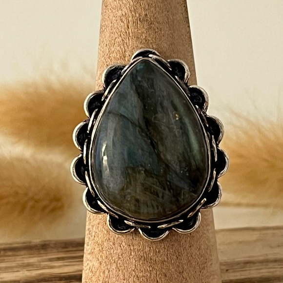 New 925 Stamped Sterling Silver Overlay Labradorite Gemstone Ring Size 7.75 - Picture 1 of 9